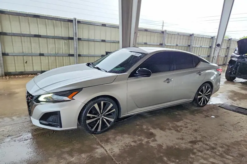 2019 Nissan Altima — фото из объявления Copart