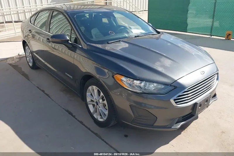 2019 Ford Fusion Hybrid — фото из объявления IAAI